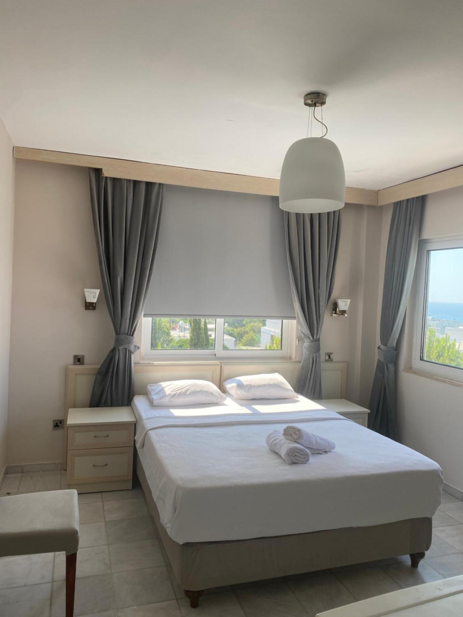 The Prince Inn Hotel & Villas Agios Georgios  Экстерьер фото