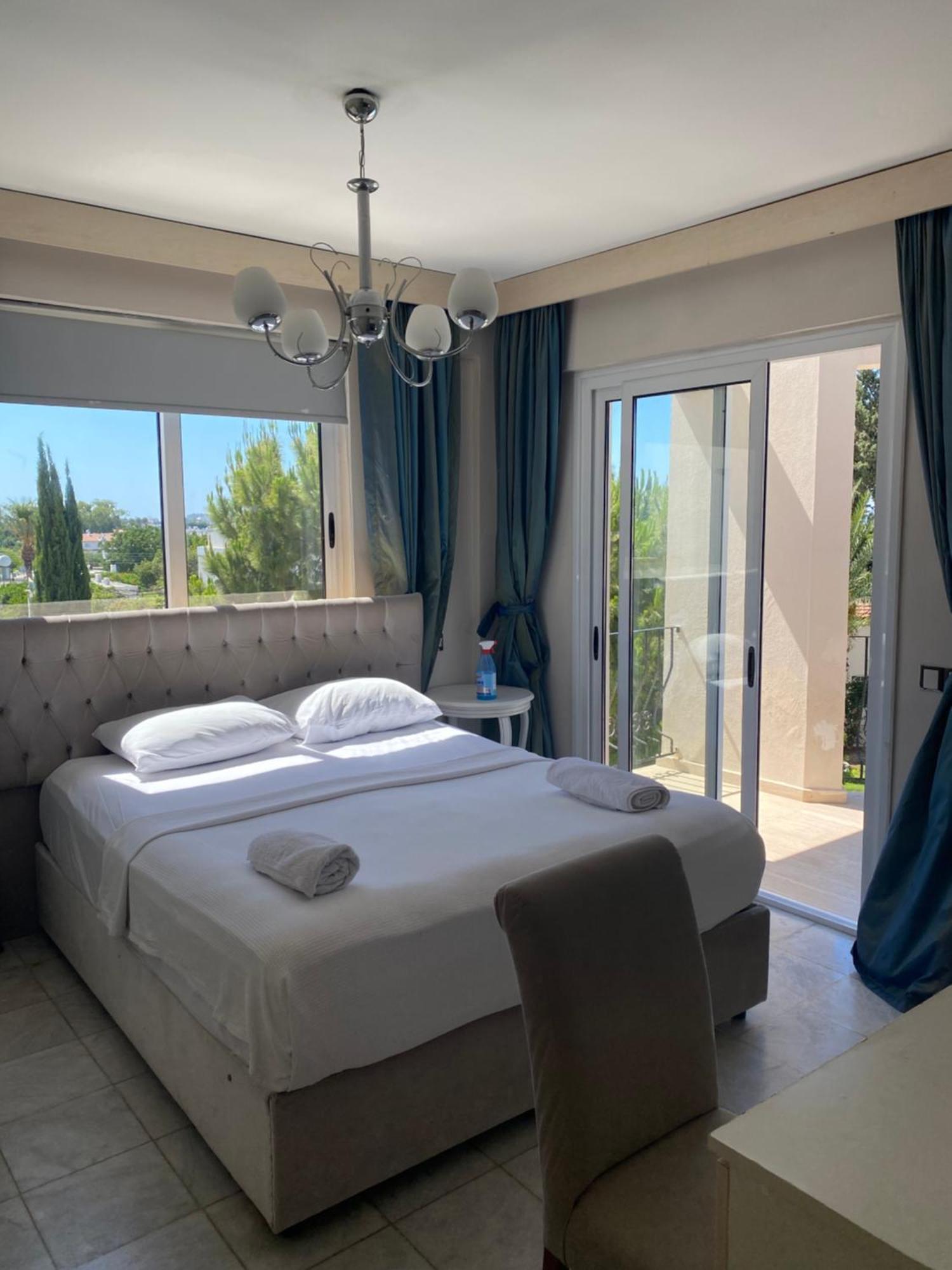 The Prince Inn Hotel & Villas Agios Georgios  Экстерьер фото